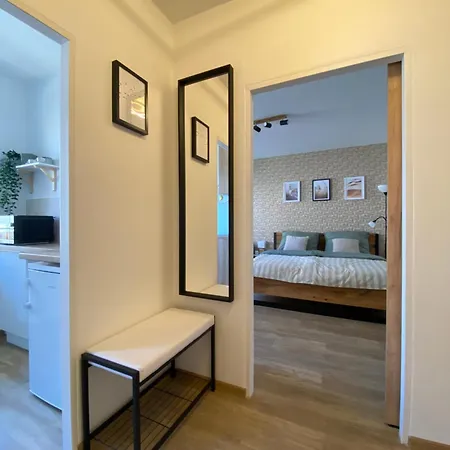 Golden Leaf Sladkovskeho